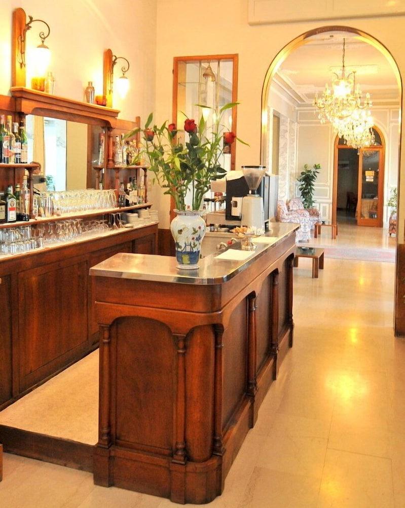 Britannia Hotel 4*